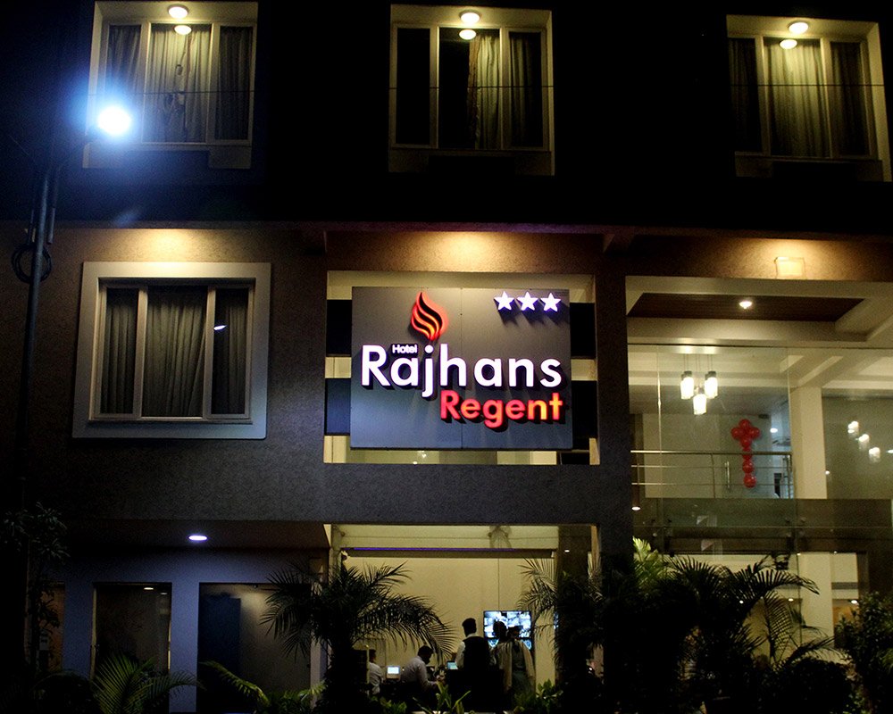 Hotel Rajhans Regent