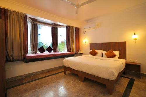 Bhopal Lake Stays