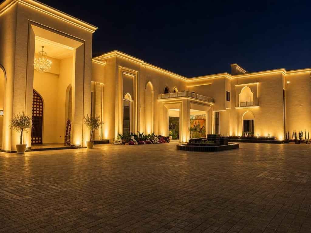 Hotel Emerald, M.P. Nagar